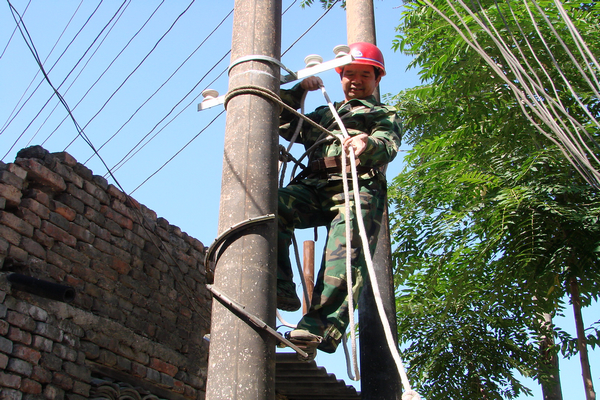 圖為：選手認真操作