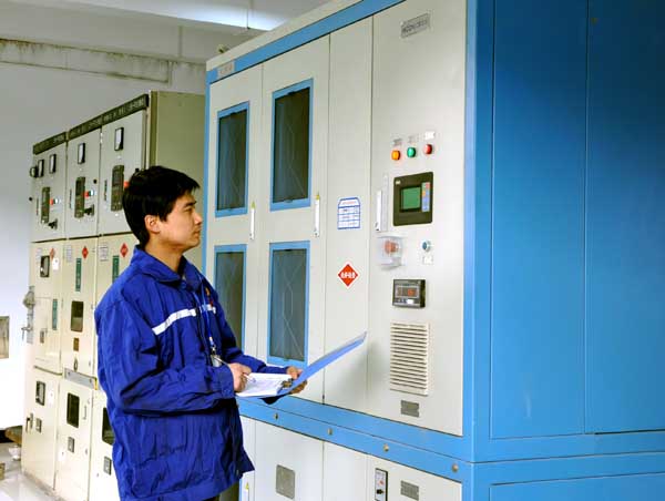 東坡礦主井提升新舊啟動裝置