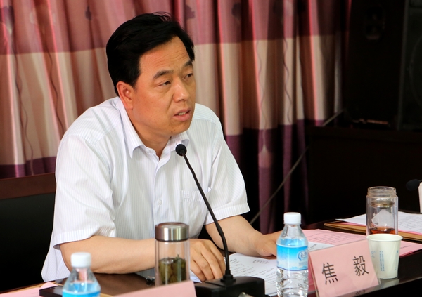 耀州區(qū)區(qū)委書(shū)記焦毅在會(huì)上講話