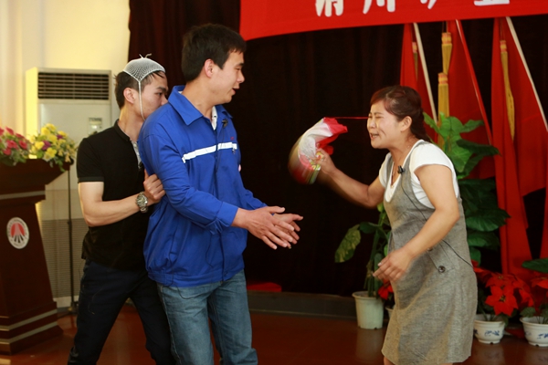 東坡礦小品《安全第一，一馬當(dāng)先》