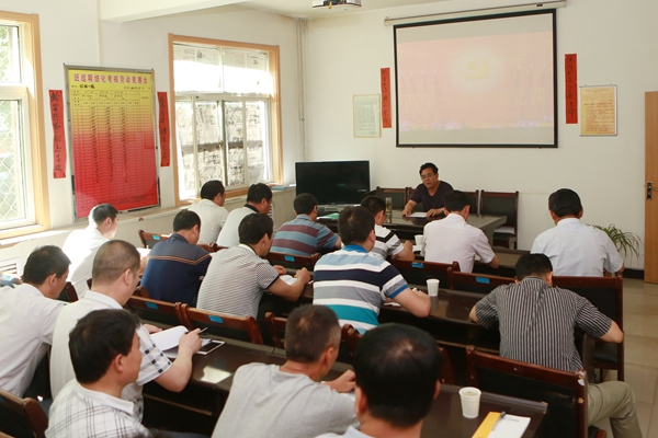 礦黨政領(lǐng)導(dǎo)深入包保聯(lián)系點講黨課 礦黨政領(lǐng)導(dǎo)深入包保聯(lián)系點講黨課