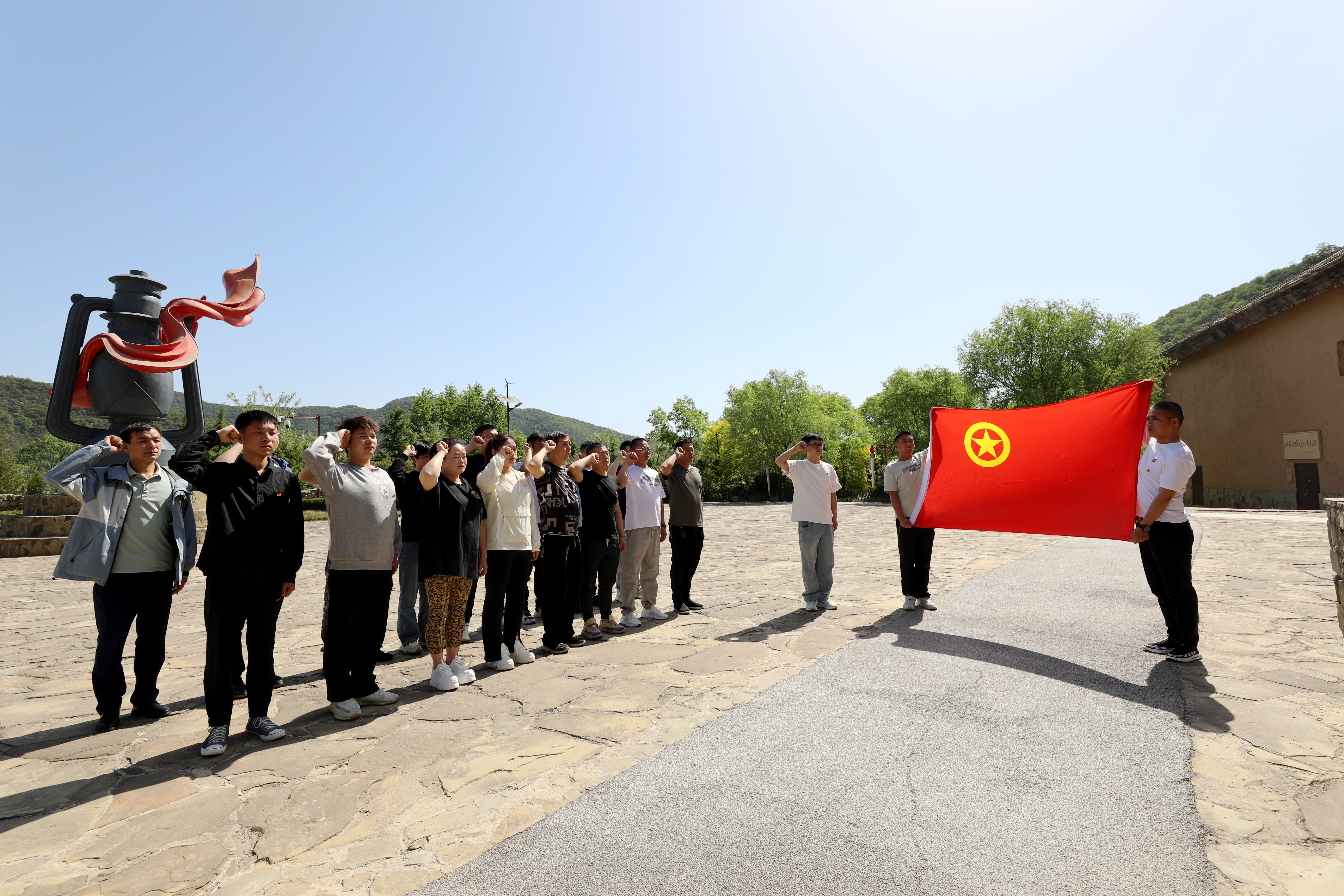 五四主題團(tuán)日團(tuán)員青年宣誓